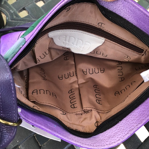 Anuschka medium cross body handbag. - Picture 5 of 5